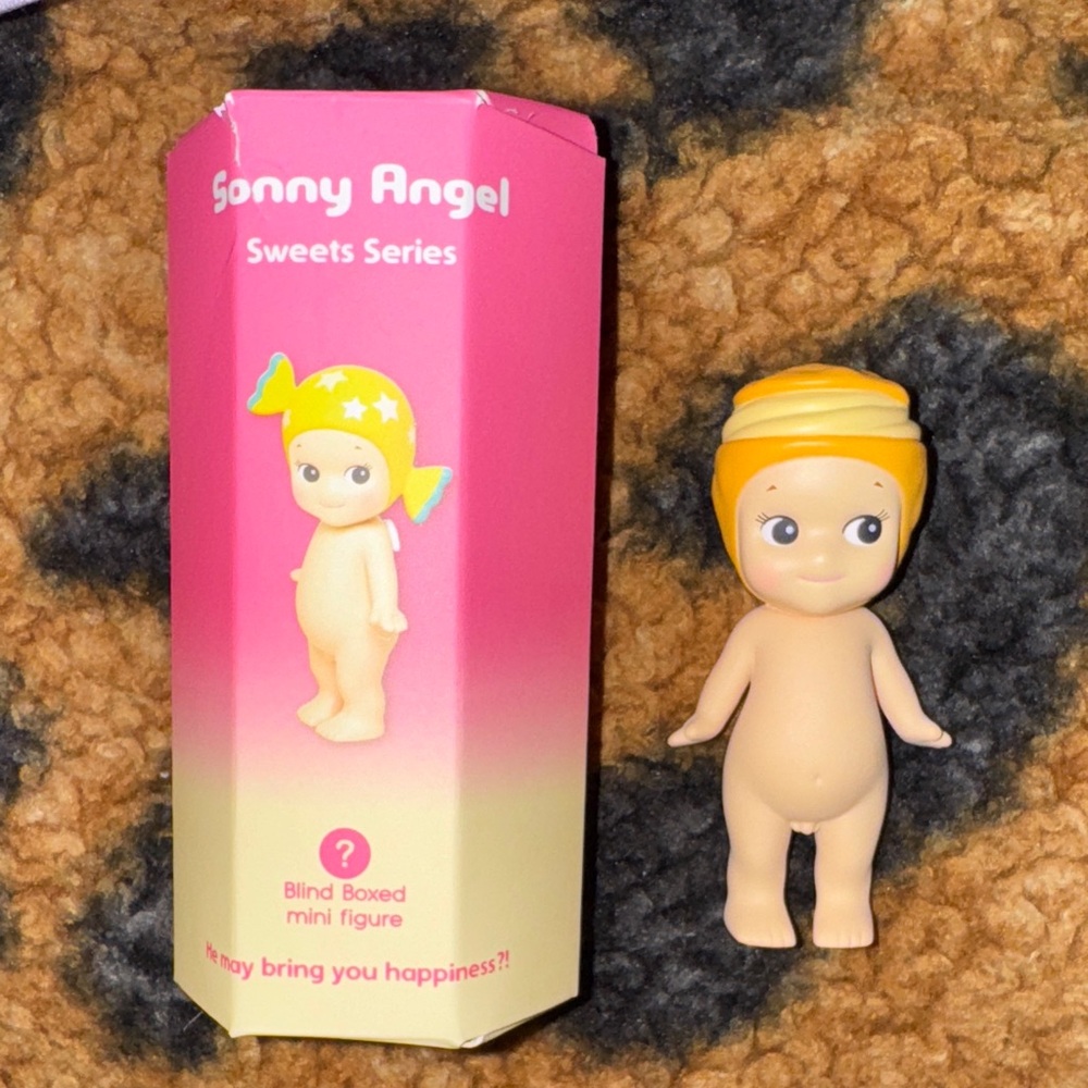 Sonny Angel Sweets Series Cream Puff